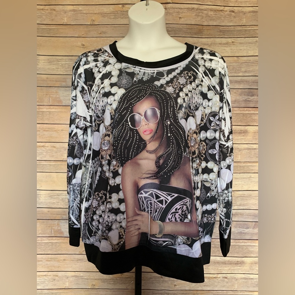 Cleo Apparel Graphic Women's Top - Size 2X